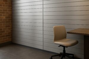 دیوار اداری با دیوارپوش آلومینیومی برسخورده، مناسب طراحی صنعتی و مدرن