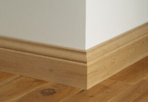 قرنیز چوبی کلاسیک با ظاهر طبیعی و گرم مناسب برای دکوراسیون داخلی لوکس